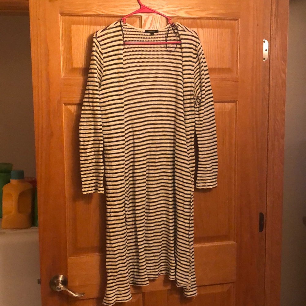 long sleeve black and white stripped Cardigan